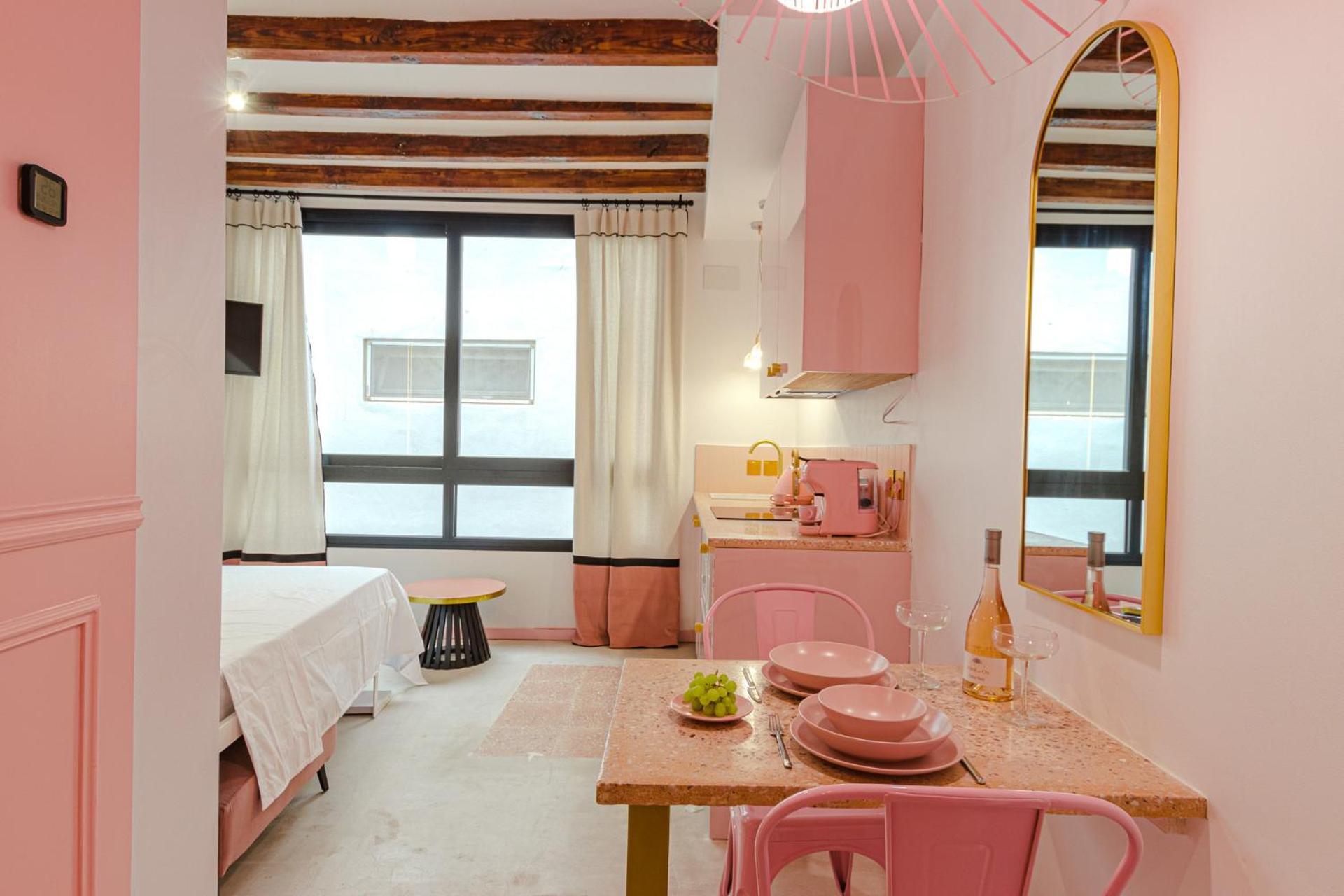 Glamorous Pink Studio In City Center لقنت المظهر الخارجي الصورة