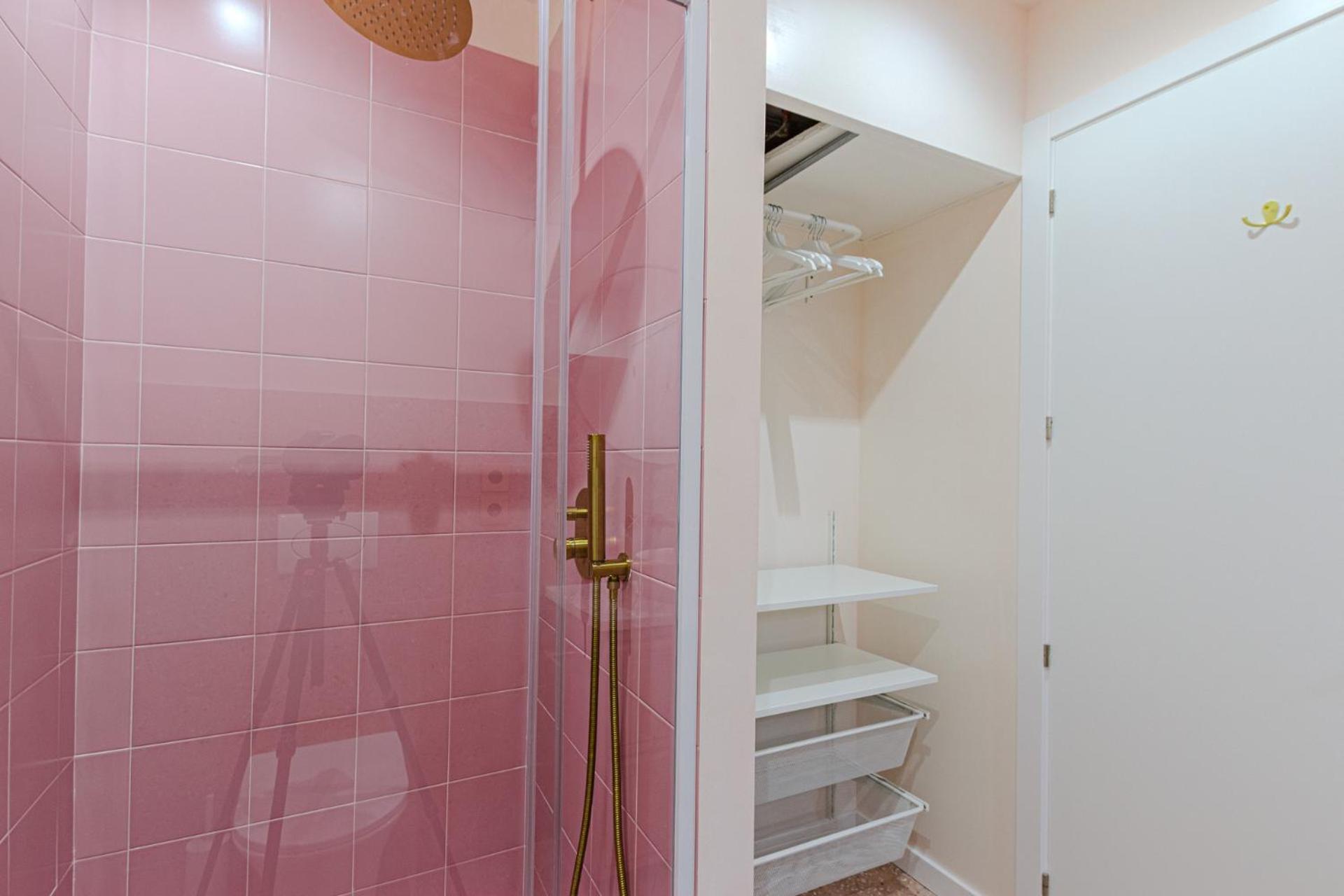 Glamorous Pink Studio In City Center لقنت المظهر الخارجي الصورة