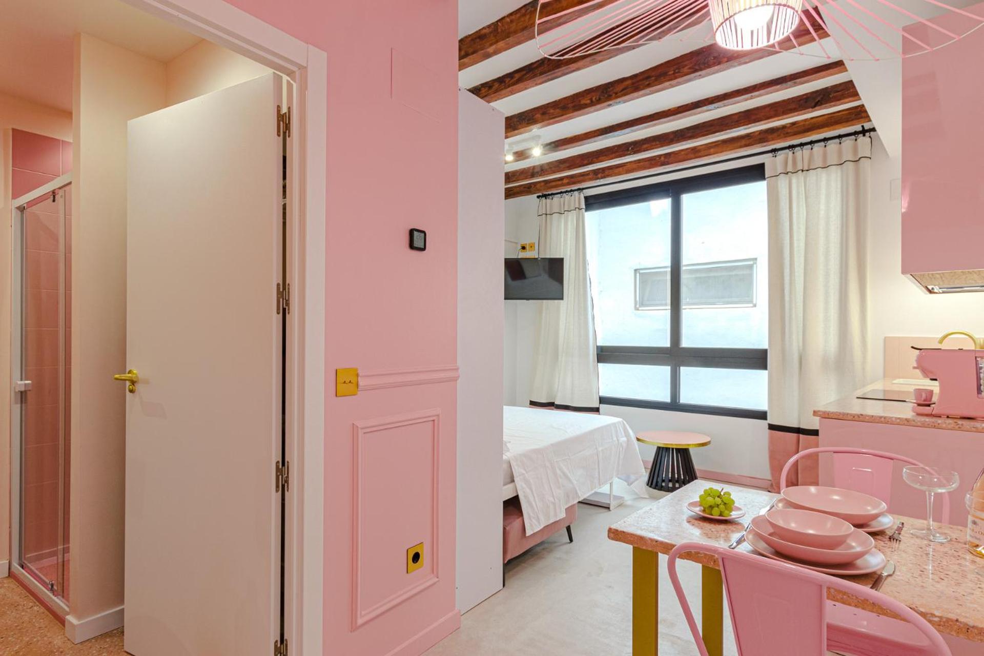 Glamorous Pink Studio In City Center لقنت المظهر الخارجي الصورة
