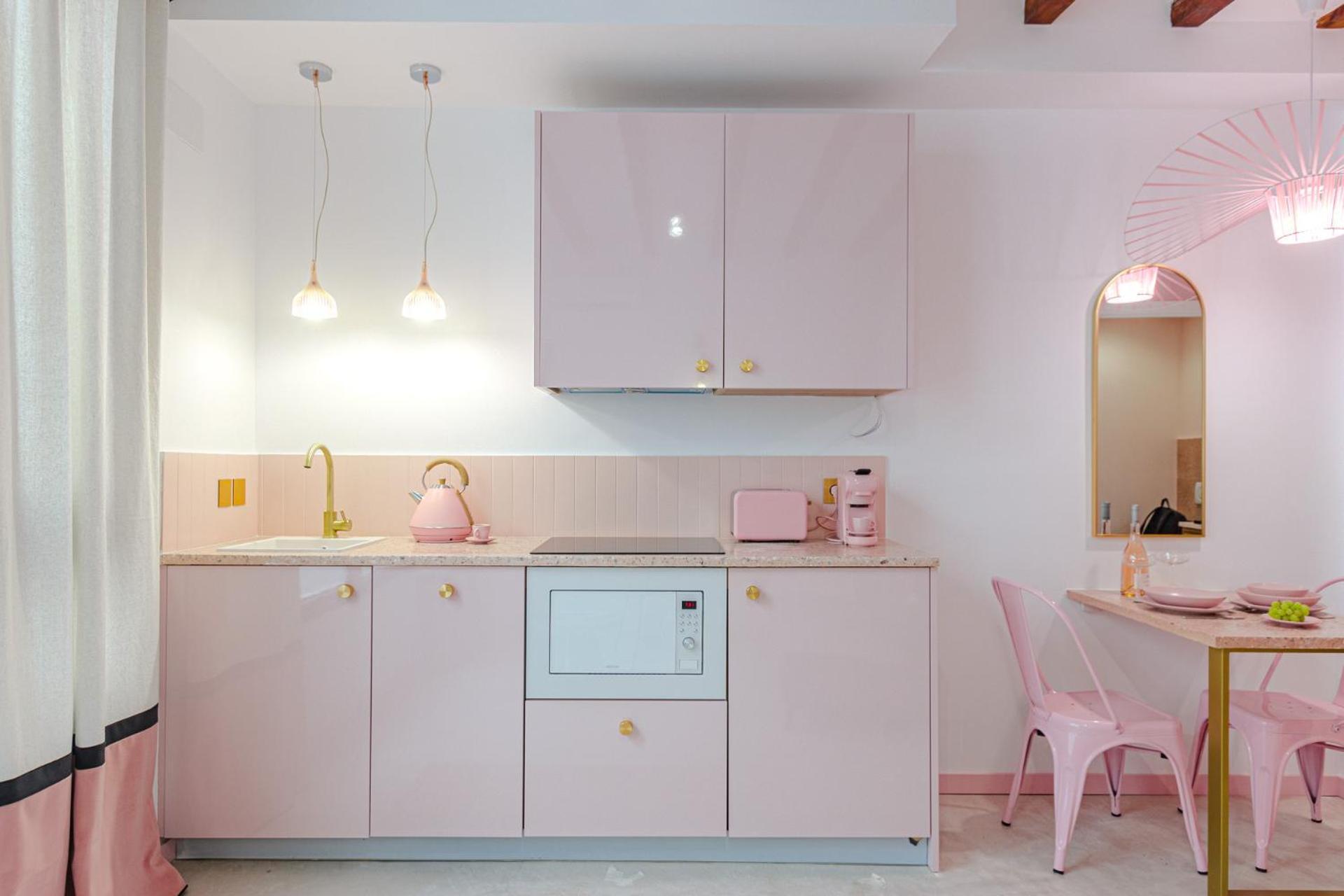 Glamorous Pink Studio In City Center لقنت المظهر الخارجي الصورة